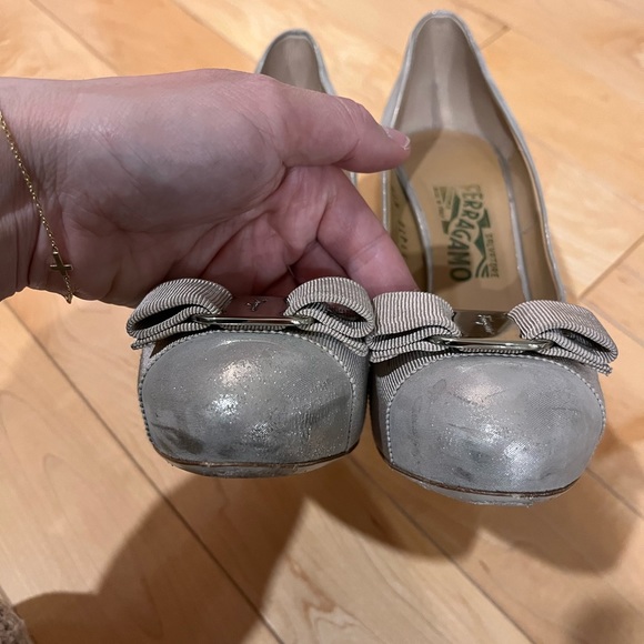 Salvatore Ferragamo champagne pumps size 8 - Picture 5 of 6
